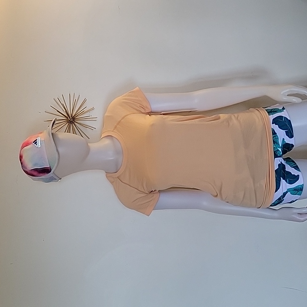 LULULEMON SWIFTLY TECH SHORT SLEEVE SIZE 6 NWT